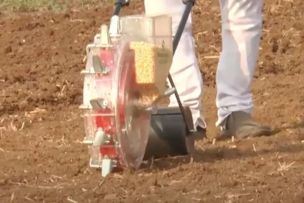 seeder-img-jpg.webp Premium Quality Single Barrel Manual Seeder Drill Machine, For Agriculture Purposes